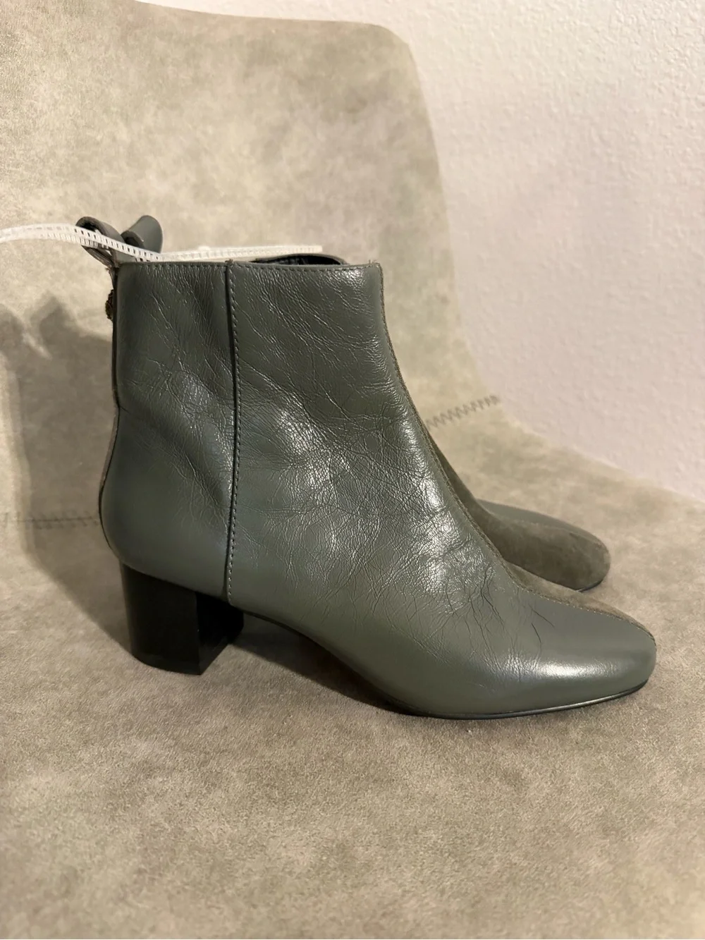 NWOB Kurt Geiger London Elmer Split Leather Suede Ankle Boots Gray Sz 36 US 6